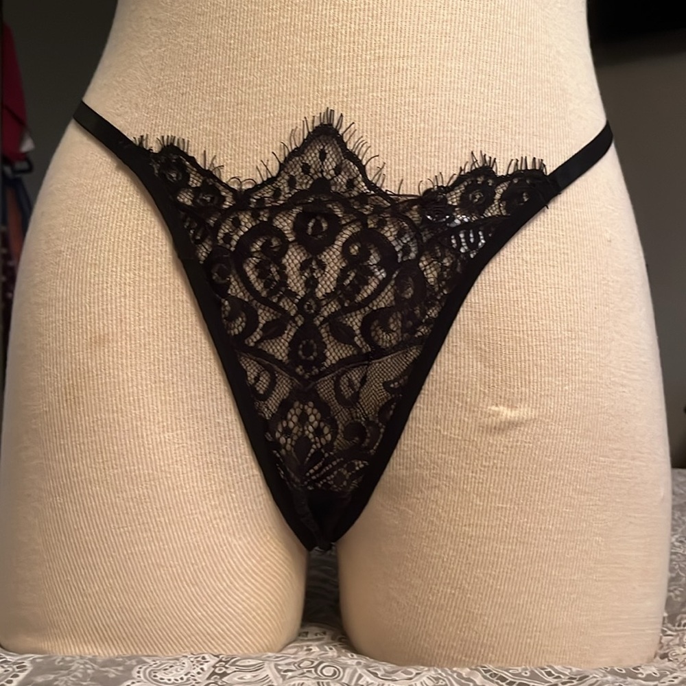 Lace G-String - Picture 4 of 4